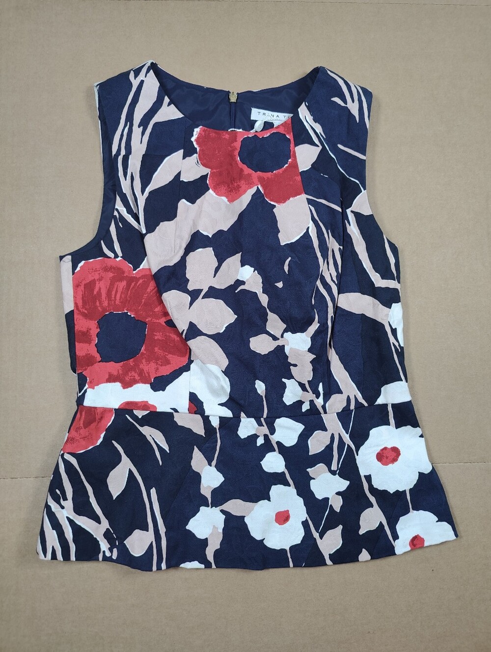 NWT Trina Turk Milagro Navy Red Floral Sleeveless Top Sz 8 Retail $228 USA Made